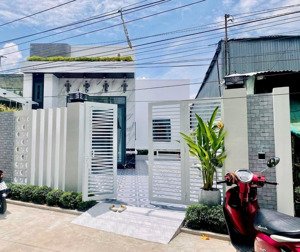 kẹt tiền bán gấp nhà capa 4 sổ hồng riêng đường trần đại nghĩa