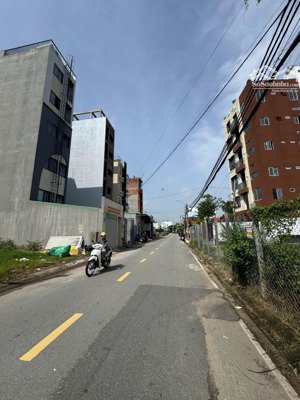 hàng ngộp. siêu rẻ. mặt tiền đường võ văn hát. long trường. quận 9.