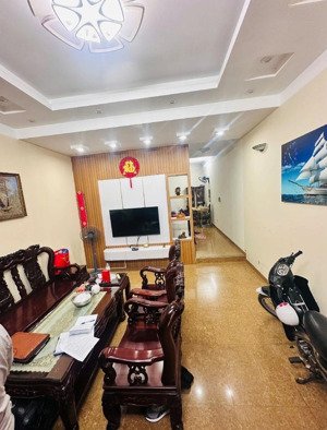 chính chủ cần bán gấp diện tích 34m2, mặt tiền 4m giá 5.6 tỷ