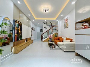 chính chủ bán nhà mới full nội thất vào ở liền - 20m ra hxh quang trung - 50m2 - 2 phòng ngủ