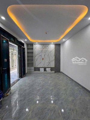 bán gấp nhà 2 mặt thoáng ở phụng châu chương mỹ ô tô cách nhà 10m, gần đại thành. lh 