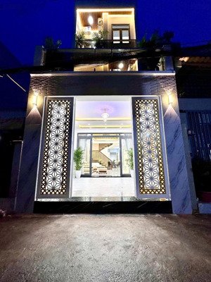 nhà mới đẹp full nội thất 4x15m. đường huỳnh tấn phát, quận 7