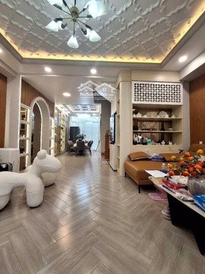 nhà kim ngưu 52m² 5 tầng thang máy xịn nội thất sang xịn 10m ra ô tô
