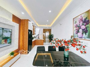 lô 4 căn, thang máy, full nội thất, ngõ đẹp, hiếm