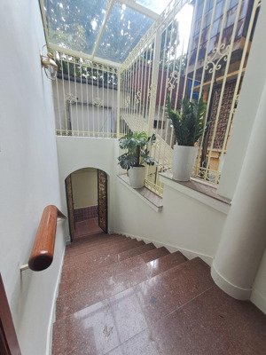 biệt thự khu vực hàng chuối, tăng bạt hổ - yên ả, hoài cổ. 99 mét sử dụng, 2 căn hộ riêng biệt.