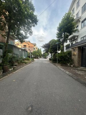 kđt xuân phương-tasco- liền kề! ôtô tránh dừng đỗ ngày đêm-đường foresa1 công viên- khu dân trí cao