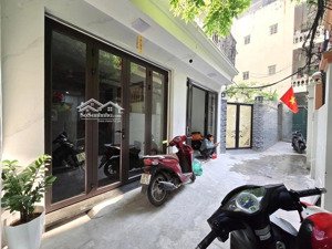 đội cấn 35m-10,6 tỷ-nhà đẹp,thang máy,ngõ thông,sáng,ba gác đua,gần ô tô