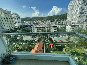 do chuyển định cư không sử dụng nên cần bán căn hộ 2pn 76m2 trung tâm du lịch bãi cháy, hạ long