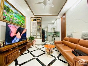 bán gấp nhà khương trung- ngõ nông, oto đỗ gần - dt 30m2 -5 tầng - hơn 6 tỷ (bán trong tuần)