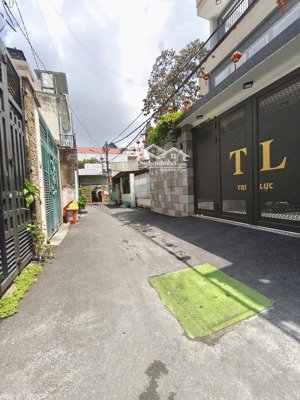 đất ngon nhất linh tây- thủ đức- 150m2 full tách được 2lô chỉ 10,4tỷ tl.