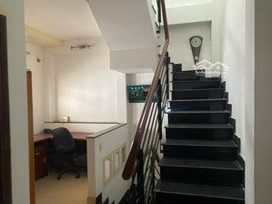 nhà đẹp 2 tầng hẻm xe hơi trung tâm linh chiểu ngay cạnh hoàng diệu 2