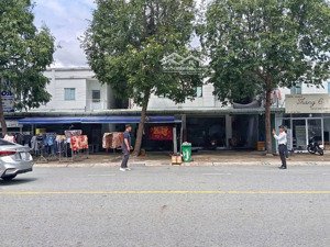 bán nhà mặt tiền đường trục chính khu công nghiệp bàu bàng 150m2