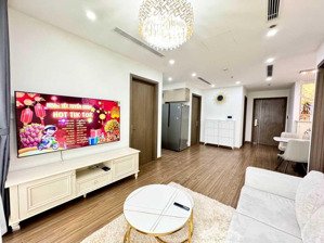 cho thuê 2pn 2vs 75m2 full đồ đẹp vinhomes west point, giá 18 triệu/tháng, gọi em 