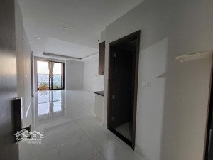 cho thuê căn hộ studio view hồ bơi giá chỉ 4tr , gần aeon mall, chợ lái thiêu