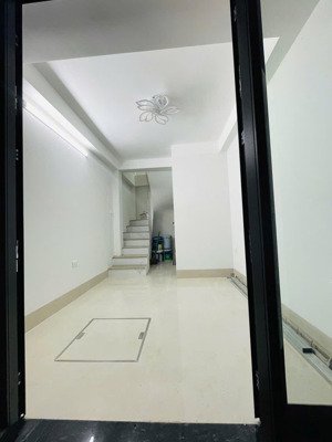 rẻ nhất phường văn quán. nhà dân xây 5 tầng. giá 4,7 tỷ có tl. lh: 