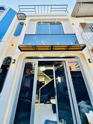 bán gấp 2 tỷ 680 nhà 59m2 đường hồ văn huê, p9, phú nhuận. xây 3 tầng, hẻm 5m, sổ riêng, hoàn công