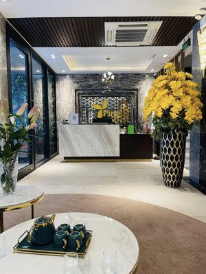 bán nhà trần quốc hoàn 72m lô góc 4 ô tô tránh hơn 20 tỷ