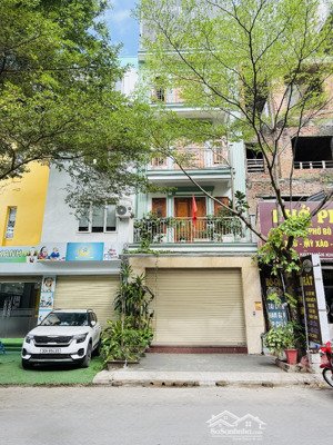 liền kề kđt văn khê 83m 5 tầng thang máy đường 18m kinh doanh ngày đêm.