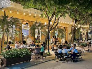 Cho thuê mặt bằng đẹp MT: gần 11m DT: 100m2 phố Hồ Sen vỉa hè rộng, nhận diện tốt.