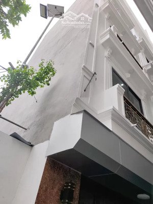 bán nhà 5 tầng lô góc 2 thoáng, full công năng, trung tâm phú thượng giá chỉ 7.9 tỷ