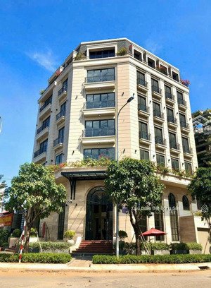 bán nhà mặt tiền thương hiệu lương định của. 218,7m2 (9x22m), hầm 5 tầng, 2 mặt tiền, giá: 67 tỷ