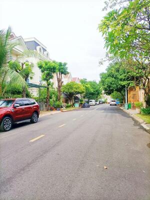 BDS HVL [NC] BIỆT THỰ HOÀNG GIA DĨ AN 10x24M CÓ BẢO VỆ CHỈ 24 TỈ