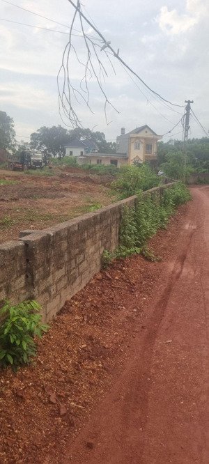 chính chủ mình muốn bán lô đất vườn tổng dt =3200m2 - có 360m2 đất ở - gần cổng kcn tân hưng
