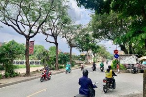 bán nhà mặt phố nguyễn ngọc vũ, 80m2,7 tầng, mặt tiền 13m,dòng tiền 960tr/năm.