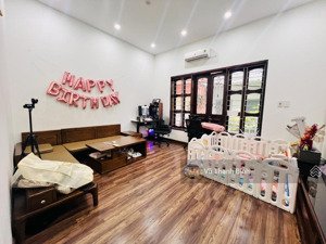 bán nhà phân lô quân đội trần quốc hoàn gara oto 58m 4 tầng mặt tiền 5m giá 21 tỷ