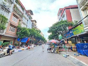 chính chủ bán gấp nhà lô góc 3 thoáng mp lê lợi, hà đông 80m2, 4 tầng, mt20m, kinh doanh rất tốt.