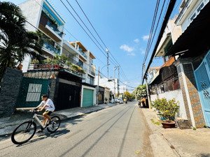 sẵn dòng tiền 25 triệu/tháng - bán nhà 5 tầng 62m2 đường oto thông sát phạm văn đồng 7 tỷ 95