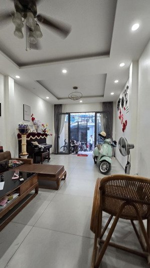 thích quảng đức 95m2 4 tầng 13.95 tỷ phường 5, phú nhuận lh mr toản