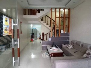 cực hiếm nhà 3 tầng 60m, ô tô tận cửa gần aeon mall vĩnh niệm, lê chân, hải phòng