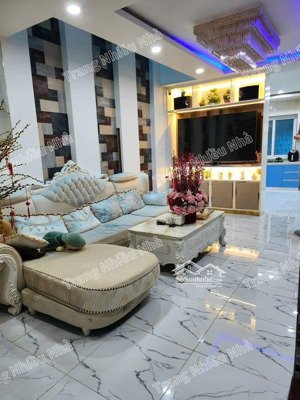 biệt thự ngộp ngân hàng ,dt 7 x 18m,rẻ hơn 2-3 tỷ kdc sadeco ven sông, p. tân phong, quận 7