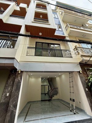 bán gấp nhà đẹp phố vạn phúc . 5 tầng thang máy . 60m . ô tô vào nhà . giá 16,3 tỷ
