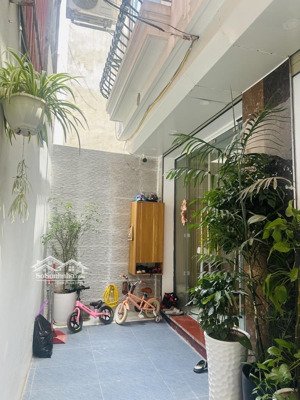 bán nhà ngõ quỳnh hai bà trưng 32m2 7,6t.ỷ 4 tầng, 5 pn, full nội thất cực đẹp thoáng trước sau