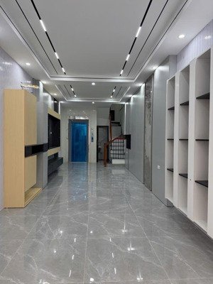 chủ hạ gấp 600tr giá mới chỉ 12.4 tỷ trung tâm bồ đề ngõ thông thang máy full nội thất vip