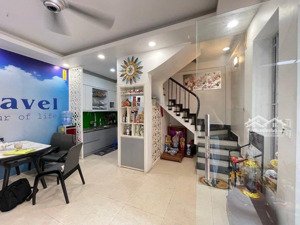 bán nhà 60.1m2 trung tâm cầu giấy, 11,5 tỷ, 5 tầng, giá tốt! gần ô tô.