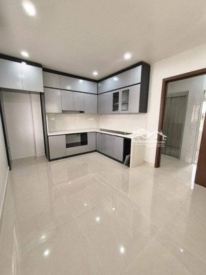 bán nhà mới đẹp lô góc gần phố võng thị , lạc long quân, võ chí công gần hồ tây : dt 39m2x5 tầng