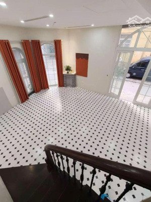 cho thuê nhà nguyên căn ngõ 325 kim ngưu , ô tô tránh , có chỗ đỗ ô tô . kinh doanh được