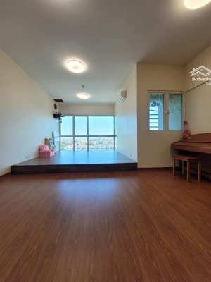 bán căn hộ thạch bàn 100 m2 ngủ full nội thất nhập khẩu tầm trung view đẹp lô góc