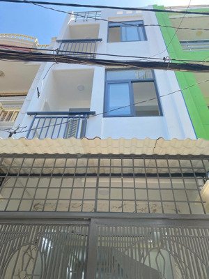 nhà đẹp tân phú cần bán gấp!!!, giá chỉ 3ty5, sổ riêng, hướng vào trung tâm quận