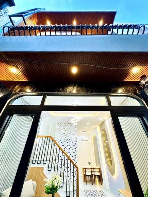nhà chỉ 3tỷ150 đường huỳnh văn bánh diện tích 4 x 12m 2 tầng 2 phòng ngủ - sổ hồng riêng