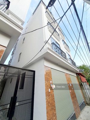 đường thông thẳng tắp, trục chính ô tô qua lại cách 50m- nhà kim chung- 30.1m2