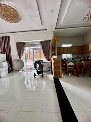 Bán biệt thự Minh Khai 136m2 ô tô đỗ cổng một nhà ra mặt phố 47.5 tỷ