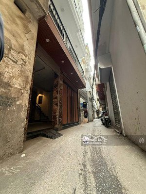 cho thuê căn hộ ngõ văn hương - 7 tầng - thang máy - 7 căn hộ - tầng 1 kinh doanh - ngõ thông