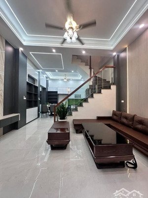 hót- trung tâm ba đình - mặt ngõ thông - ba gác tránh- 30m ra ô tô tránh - dân xây - mặt tiền rộng