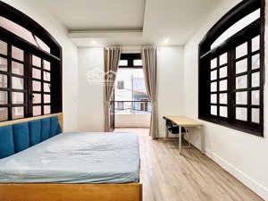 cho thuê 1 ngủ 50m2 full nội thất ban công cửa sổ thoáng, bếp riêng ngay trung tâm bình thạnh