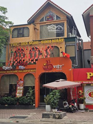 cho thuê nhà mặt phố đường láng - đống đa.dt : 100m x 3t, mt 10m,50tr,phù hợp vp,spa,mọi mô hình ..