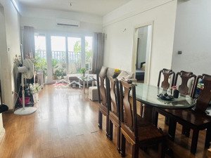 bán căn chung cư toà t11- ct18 việt hưng-full nội thất. dt:98m2,3 ngủ,2vs. giá thương lượng